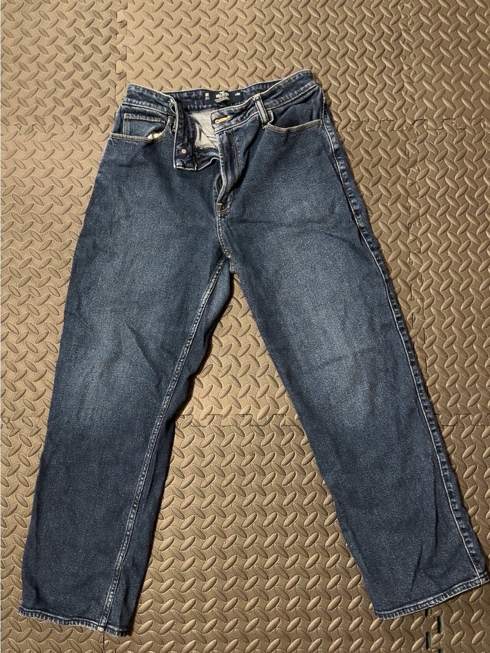 Hollister Men's Dark Blue Relaxed Jeans